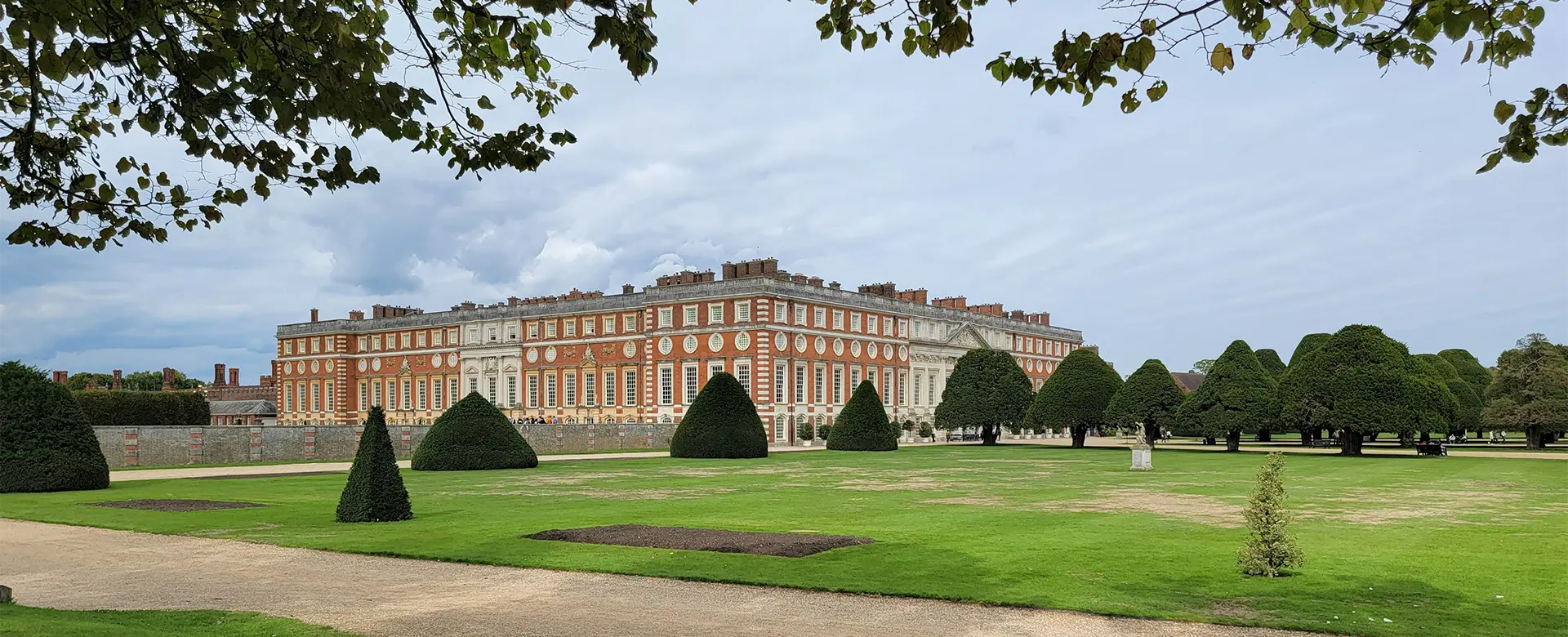 Things to Do in Guildford – History & Heritage Experiences at Hampton Court Palace